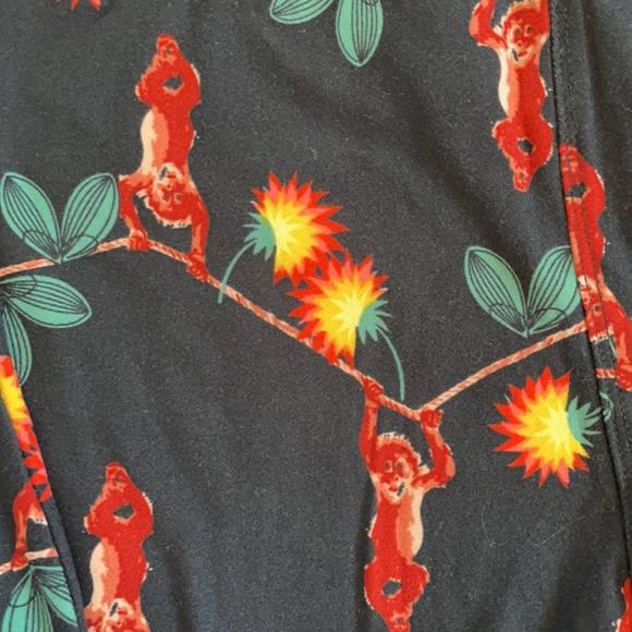 LuLaRoe Leggings OS Orangutans monkeys black - Picture 2 of 3
